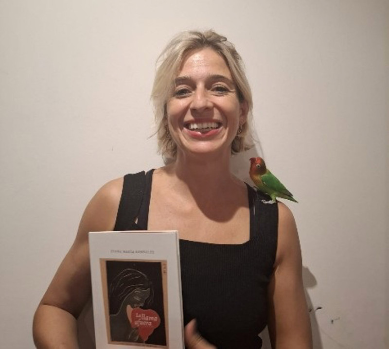 La profesora e investigadora jiennense de la Universidad Internacional de La Rioja (UNIR) Juana María González autora del libro de poemas 'La llama afuera' (JUANA MARÍA GONZÁLEZ) La profesora e investigadora jiennense de la Universidad Internacional de La Rioja (UNIR) Juana María González autora del libro de poemas 'La llama afuera' (JUANA MARÍA GONZÁLEZ)