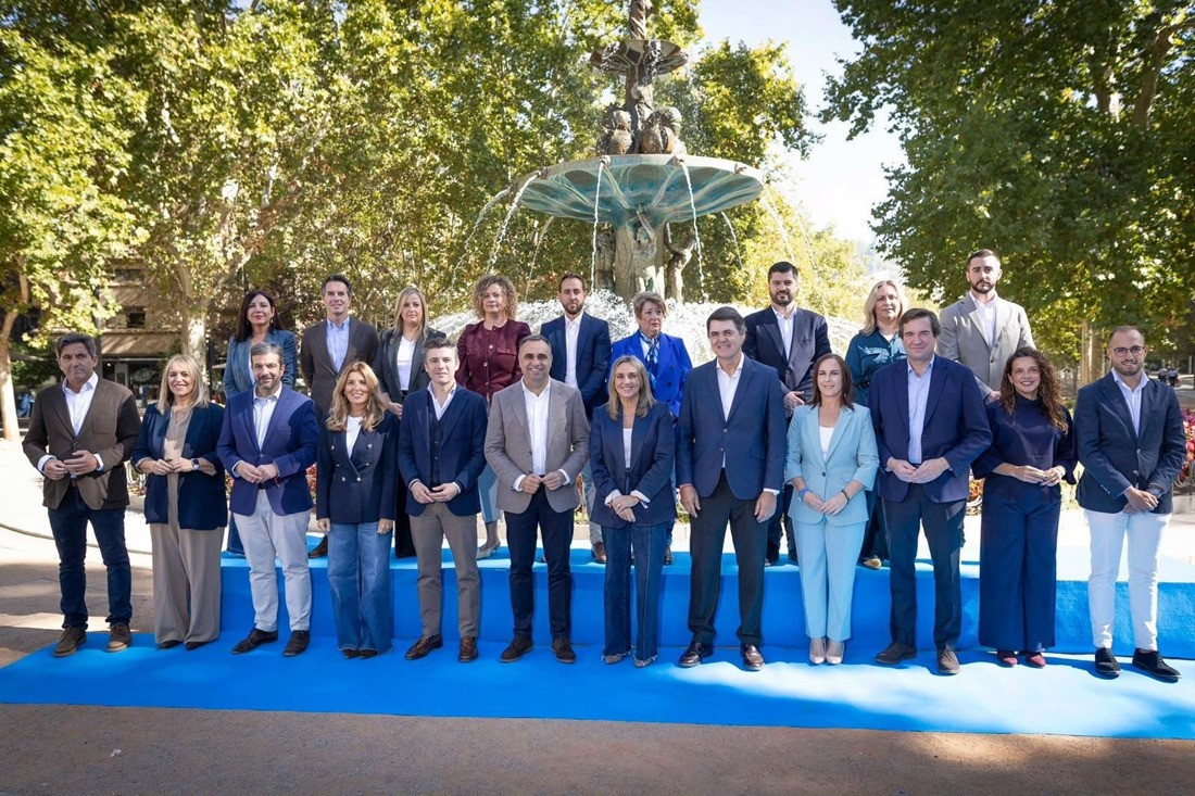 Foto de familia de la candidatura del PP de Granada a las elecciones generales del 29N (PP GRANADA)