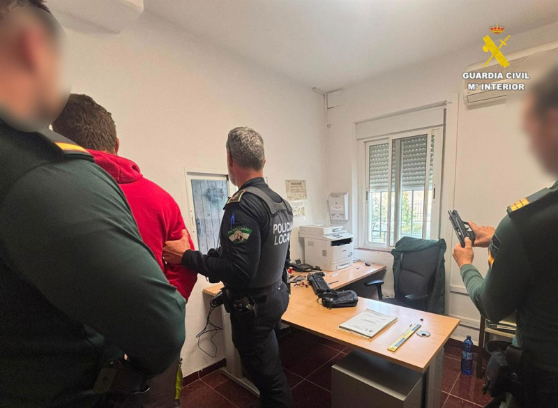 (GUARDIA CIVIL)